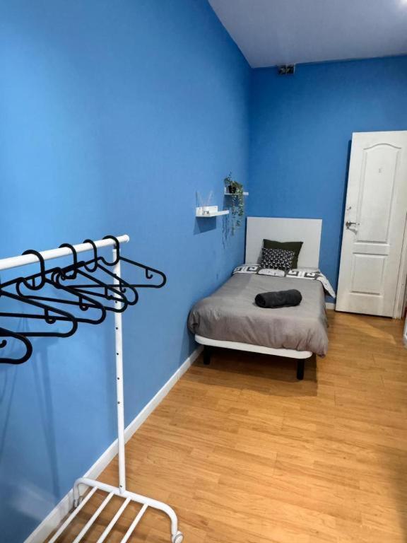Rooms In Spacious Apartment In City Center Barcelona Bagian luar foto